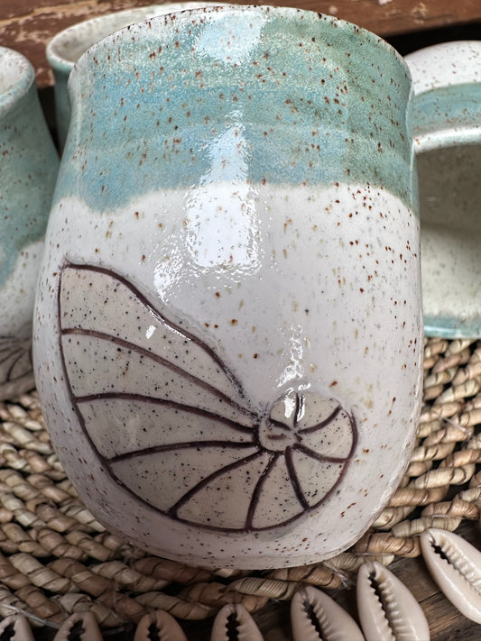 Hug Mugs 🫶🏼 Etched Design